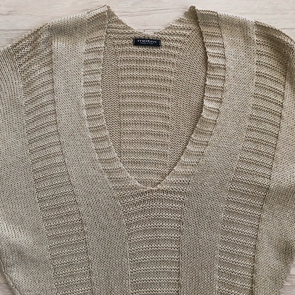 Motivi V-Neck Metallic Gold Weave Knit Shimmery Top - Picture 10 of 16